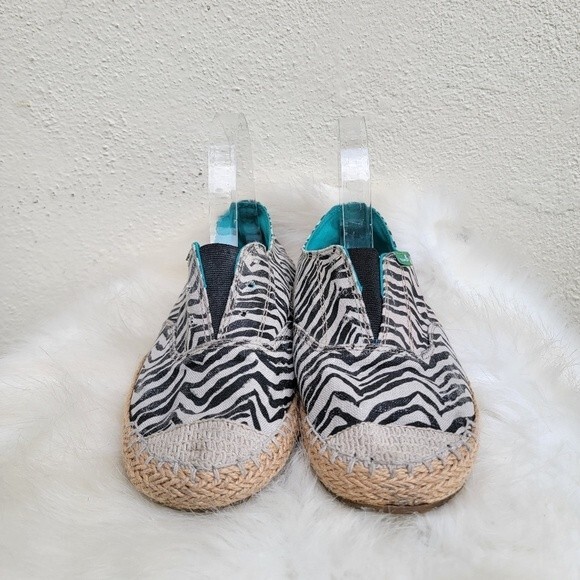 SANUK beige black zebra print espadrille slipon flats 8 M - Picture 2 of 6